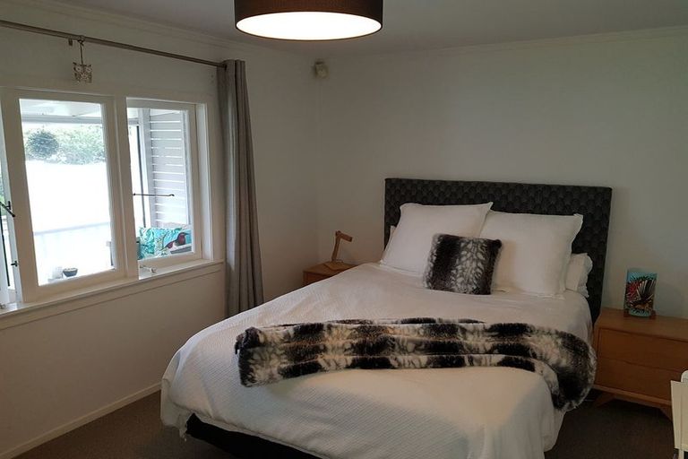 Photo of property in 12 Dallinghoe Crescent, Milford, Auckland, 0620