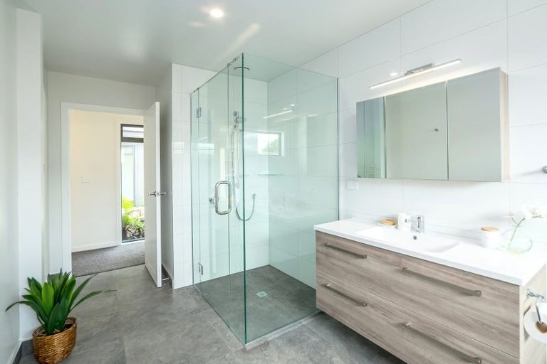 Photo of property in 6b James Kidd Place, Greytown, 5712