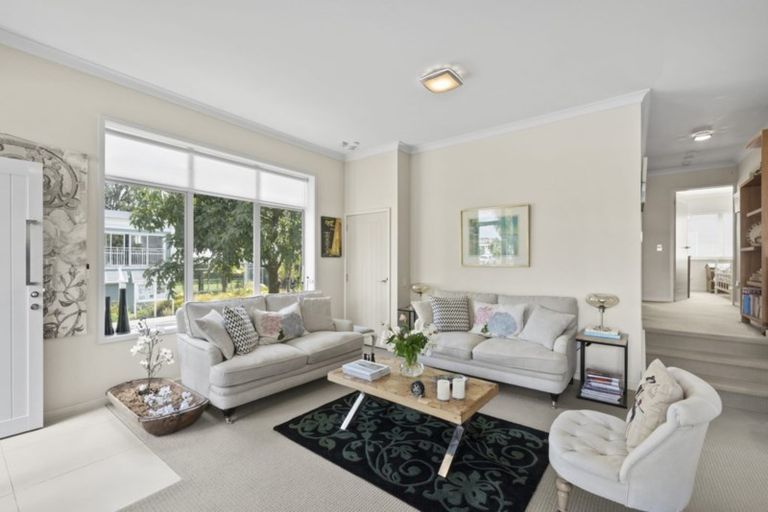 Photo of property in 1 Kensington Drive, Orewa, 0931