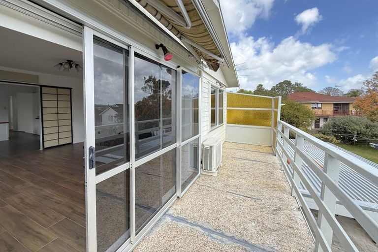Photo of property in 9 William Souter Street, Forrest Hill, Auckland, 0620