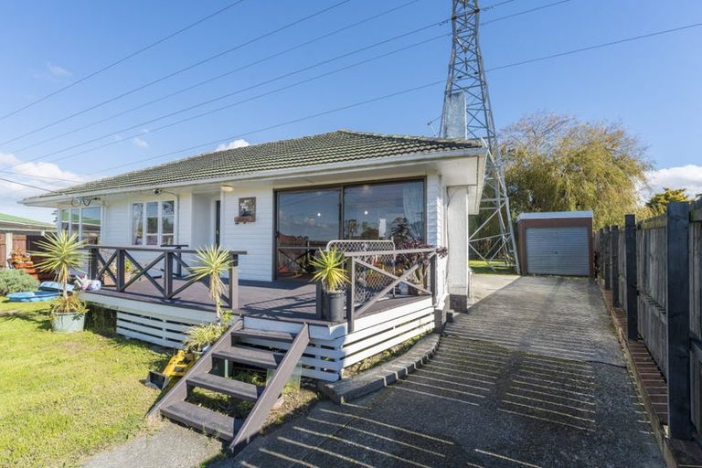 Photo of property in 23 Bedford Street, Te Atatu South, Auckland, 0610