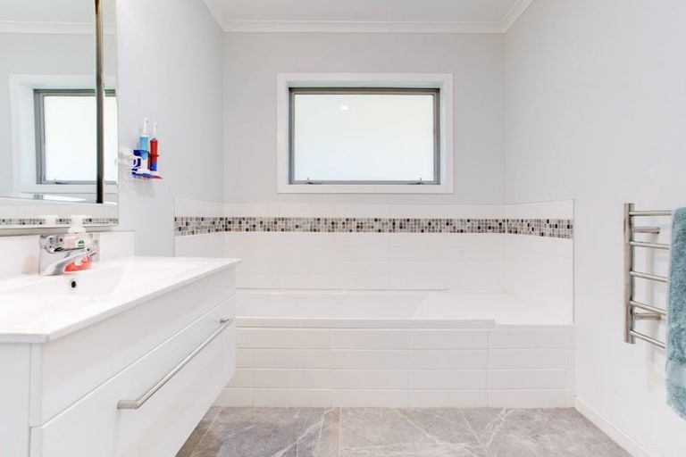 Photo of property in 871 Krippner Road, Puhoi, Silverdale, 0994