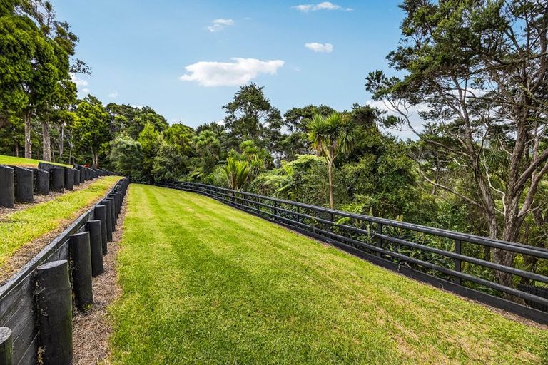 Photo of property in 6 Walker Road, Henderson Valley, Auckland, 0612