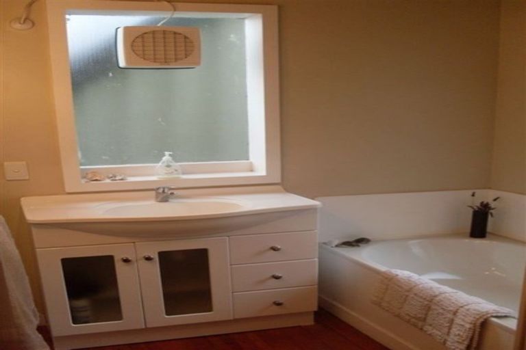 Photo of property in 206 Riverlaw Terrace, Saint Martins, Christchurch, 8022