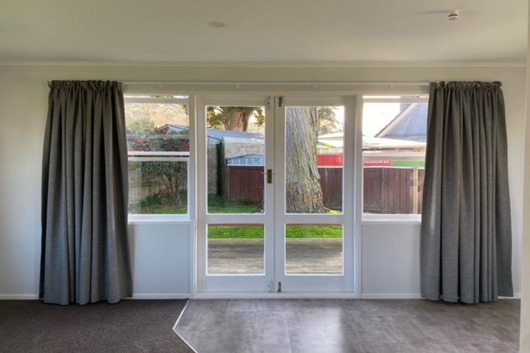 Photo of property in 6 Moehau Grove, Trentham, Upper Hutt, 5018