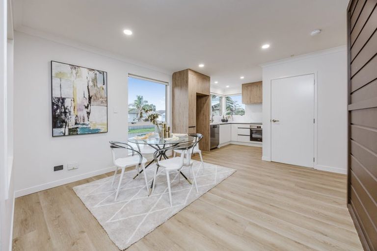 Photo of property in 60a Reelick Avenue, Pakuranga Heights, Auckland, 2010