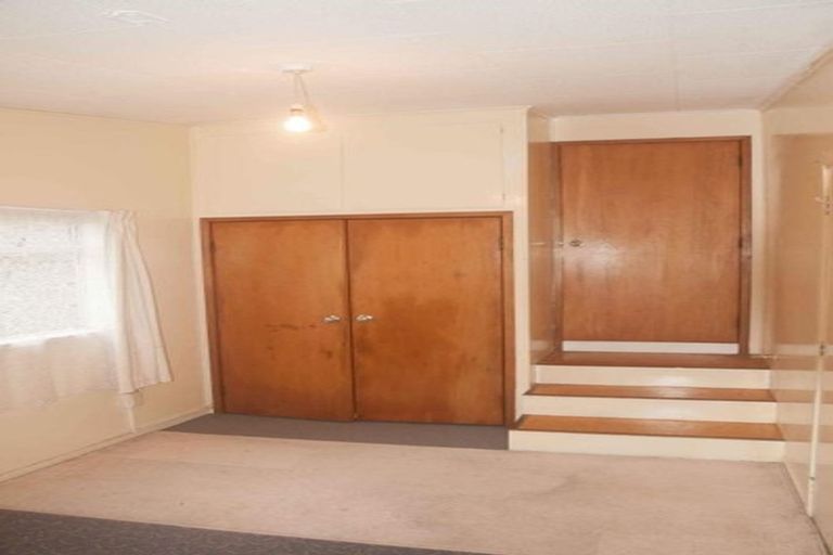 Photo of property in 42 Fruitvale Road, New Lynn, Auckland, 0600