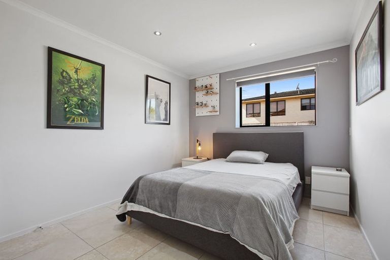 Photo of property in 21 Waller Avenue, Bucklands Beach, Auckland, 2012