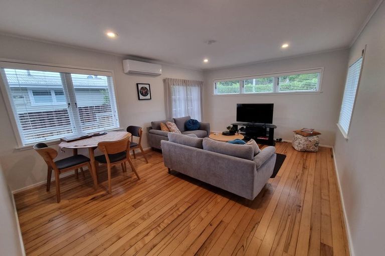 Photo of property in 1 Selwyn Crescent, Forrest Hill, Auckland, 0620