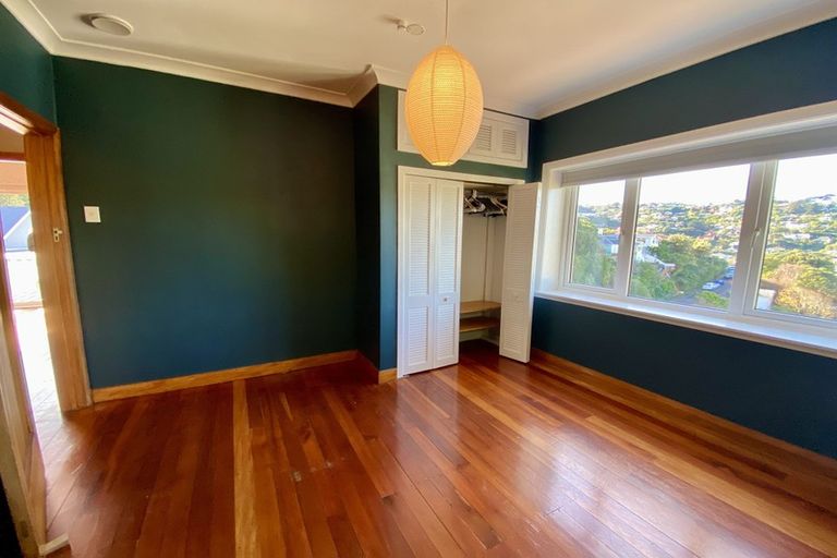 Photo of property in 112 Eden Street, Island Bay, Wellington, 6023