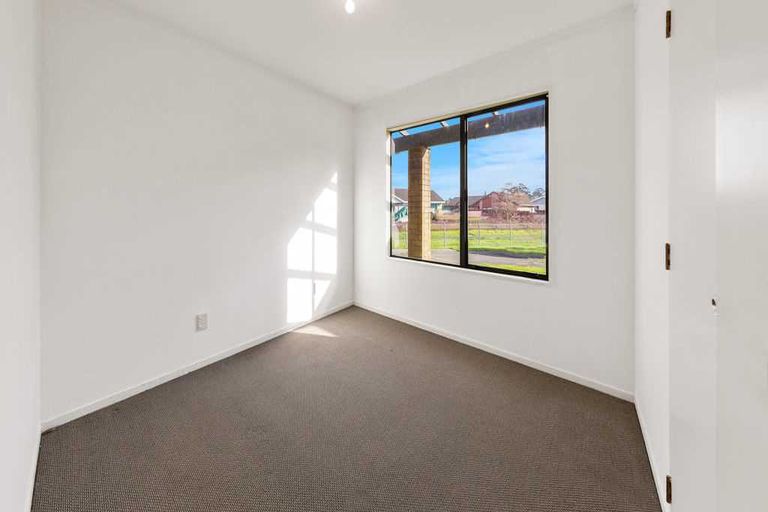 Photo of property in 34 Horlicks Place, Randwick Park, Auckland, 2105