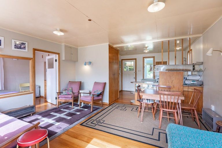 Photo of property in 15 Drake Street, Waikawa Beach, Manakau, 5573