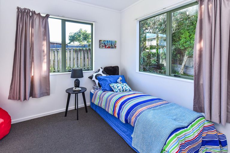 Photo of property in 42 Friedlanders Road, Manurewa, Auckland, 2102