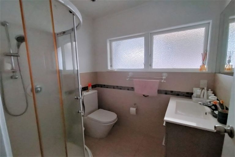 Photo of property in 33 Minaret Drive, Bucklands Beach, Auckland, 2014