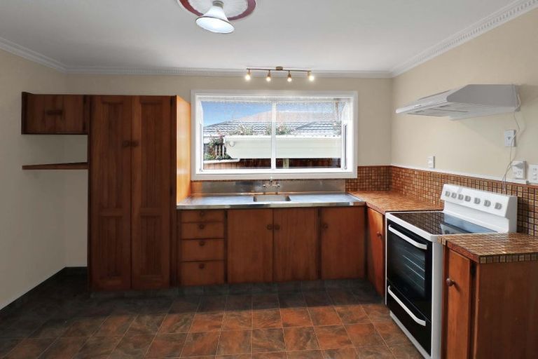 Photo of property in 39 Birdwood Road, Waterloo, Lower Hutt, 5011