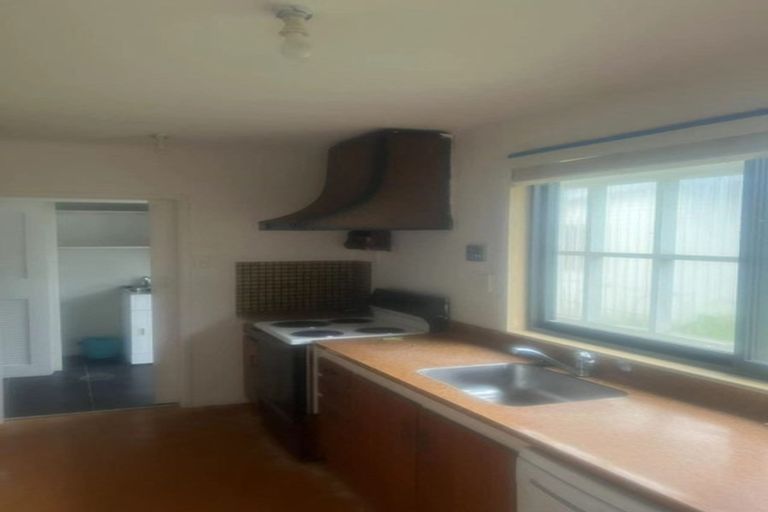 Photo of property in 12 Meadowvale Avenue, Forrest Hill, Auckland, 0620