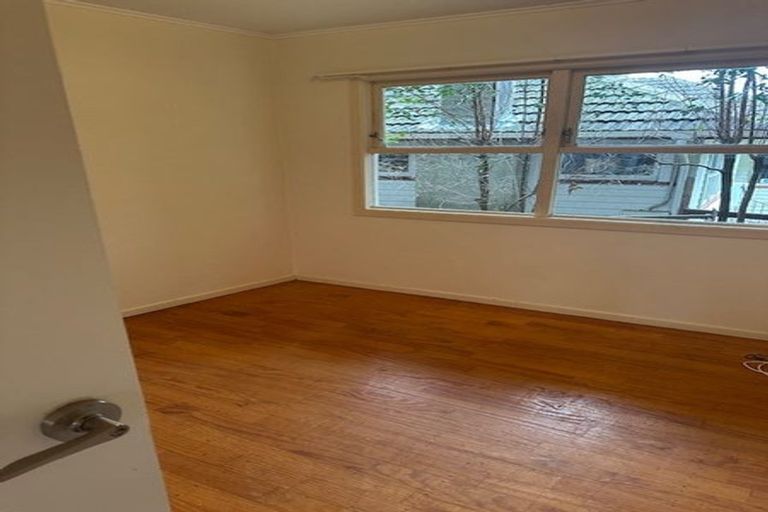 Photo of property in 190a Lake Road, Northcote, Auckland, 0627