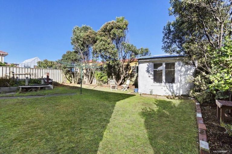 Photo of property in 131a Apu Crescent, Lyall Bay, Wellington, 6022