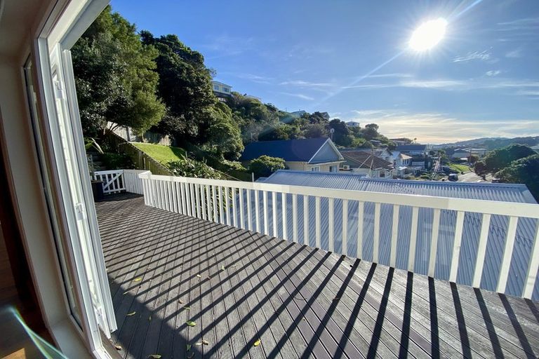 Photo of property in 112 Eden Street, Island Bay, Wellington, 6023