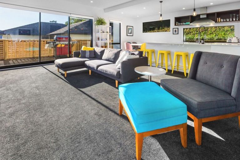 Photo of property in 5 Hull Place, Whitby, Porirua, 5024