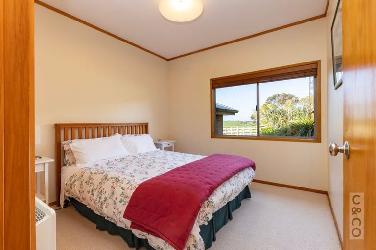 Photo of property in 457 Kiwitahi Road, Helensville, 0875