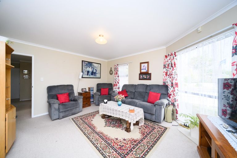 Photo of property in 2 Belvedere Crescent, Takaro, Palmerston North, 4412