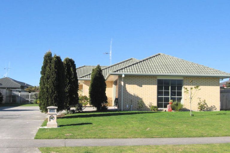 Photo of property in 20 Cate Road, Rototuna, Hamilton, 3210