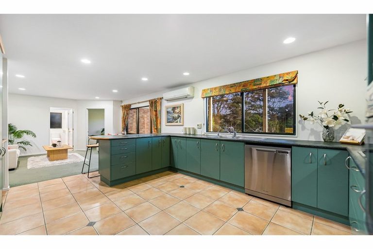 Photo of property in 45 Chamari Close, Titirangi, Auckland, 0604