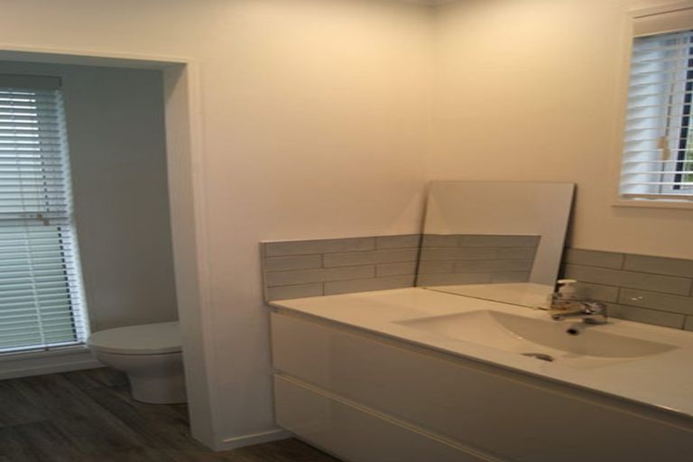 Photo of property in 78 Thurleigh Grove, Karori, Wellington, 6012