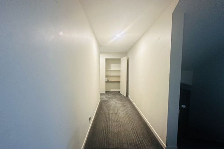 Photo of property in 22 Oak Bark Drive, Schnapper Rock, Auckland, 0632