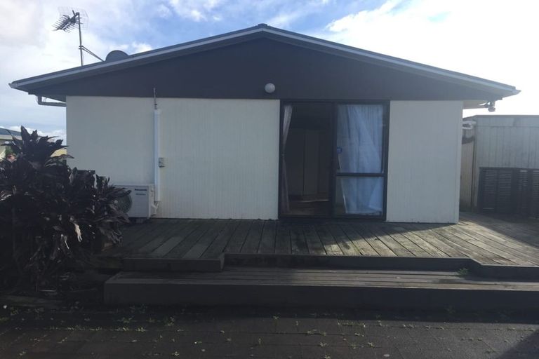 Photo of property in 71 Heathdale Crescent, Papakura, 2110