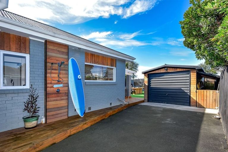 Photo of property in 43 Effingham Street, North New Brighton, Christchurch, 8083