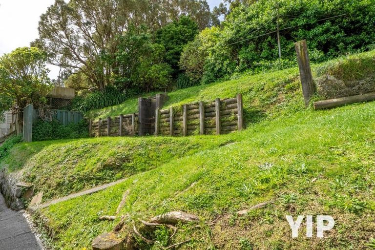 Photo of property in 93 Black Rock Road, Newlands, Wellington, 6037