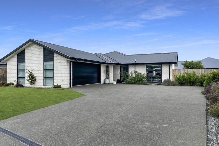 Photo of property in 33 Fairbairn Road, Rolleston, 7614