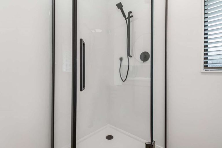 Photo of property in 63a/1 Colwill Road, Massey, Auckland, 0614