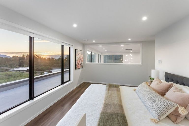 Photo of property in 1 Stetson Rise, Waikanae, 5391