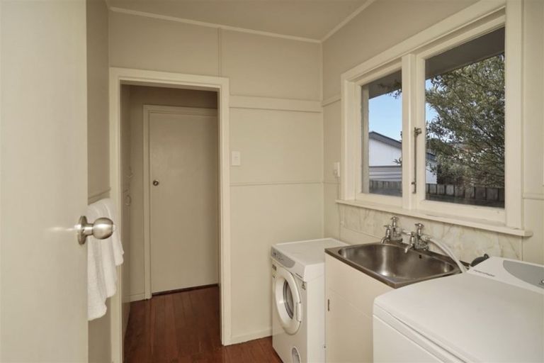 Photo of property in 420 Memorial Avenue, Burnside, Christchurch, 8053