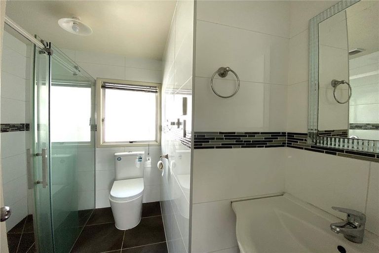 Photo of property in 42a Farwood Drive, Henderson, Auckland, 0612