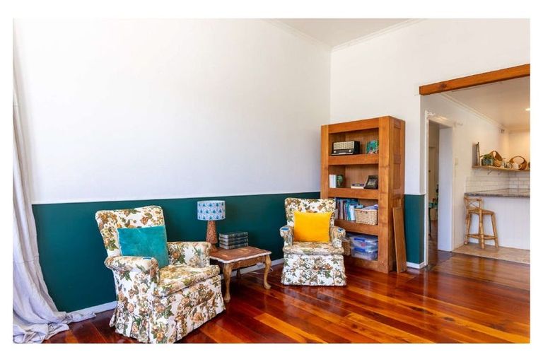 Photo of property in 54 Alfredton Road, Eketahuna, 4900