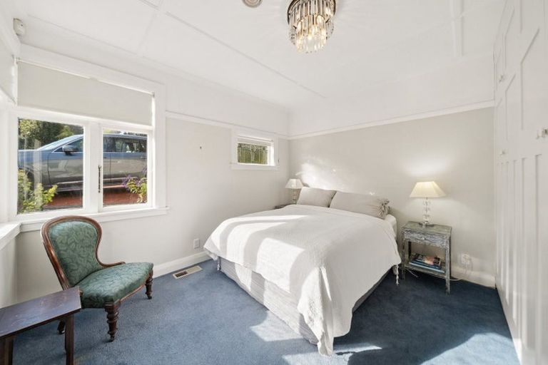 Photo of property in 26 Burma Road, Khandallah, Wellington, 6035