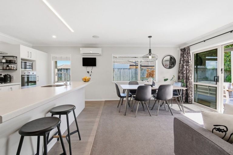 Photo of property in 11 Barometer Way, Pyes Pa, Tauranga, 3112