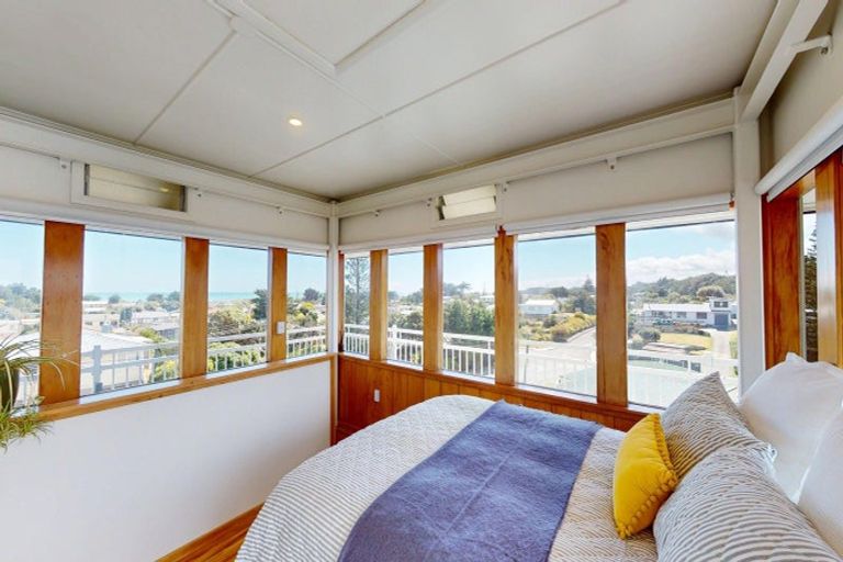 Photo of property in 112 Kahukura Avenue, Waitarere Beach, Levin, 5510