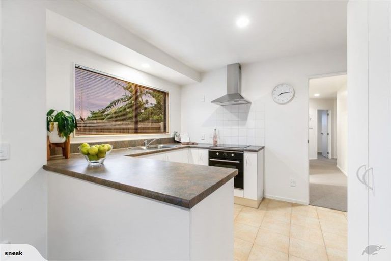 Photo of property in 2/15 Miro Road, Mangere Bridge, Auckland, 2022