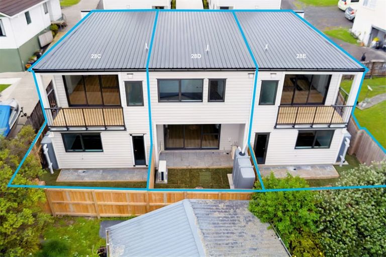Photo of property in 28c Moire Road, Massey, Auckland, 0614