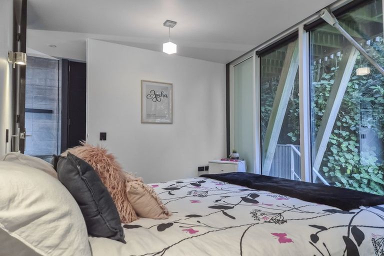 Photo of property in 64a Orangi Kaupapa Road, Northland, Wellington, 6012