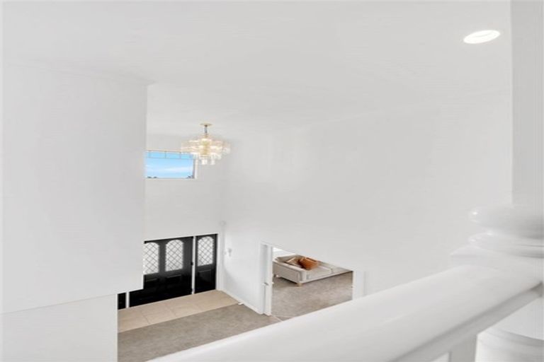 Photo of property in 22 Byblos Place, The Gardens, Auckland, 2105