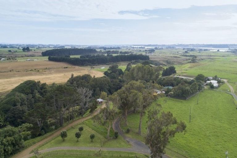 Photo of property in 41 Mcnaughten Road, Karioitahi, Waiuku, 2683