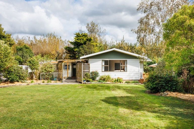 Photo of property in 23 Eyre Road, Linton, Palmerston North, 4472