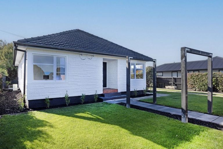 Photo of property in 4 Roberts Road, Hei Hei, Christchurch, 8042