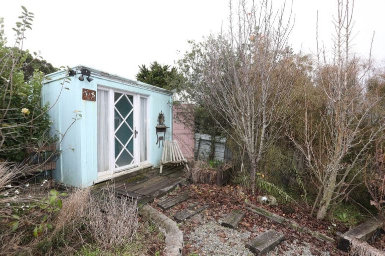 Photo of property in 25 Dahlstrom Grove, Kelvin Grove, Palmerston North, 4414